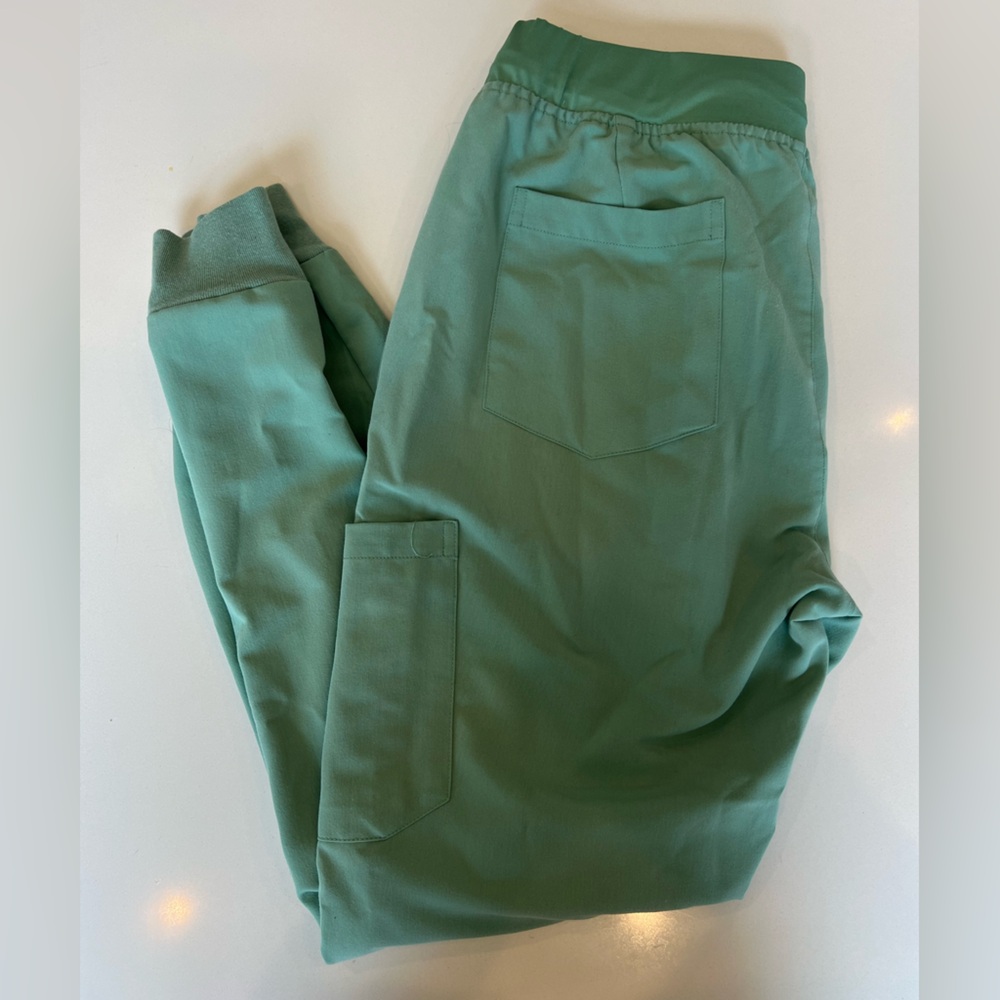 Mandala scrub jogger